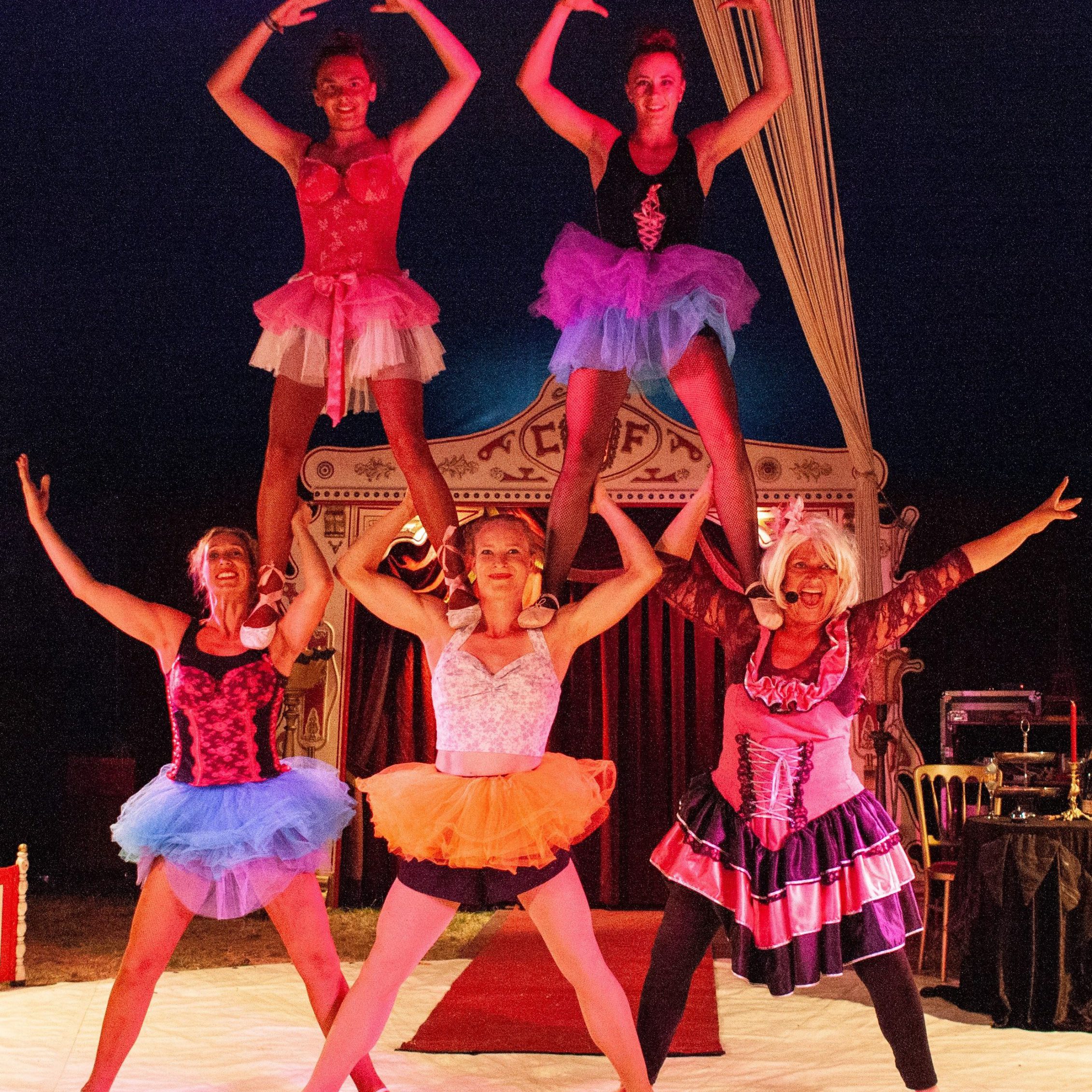 Circus Fantâsia on tour