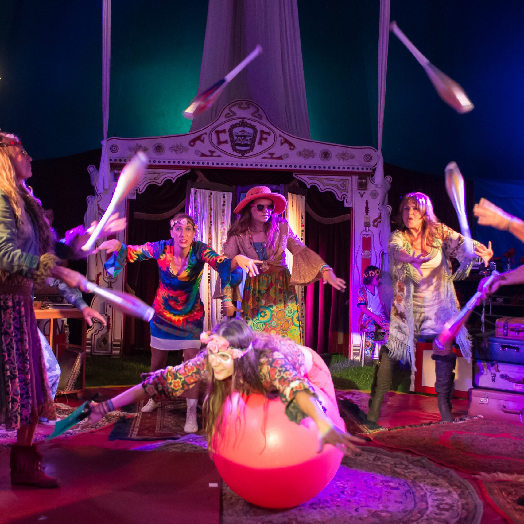 Circus Fantâsia on tour