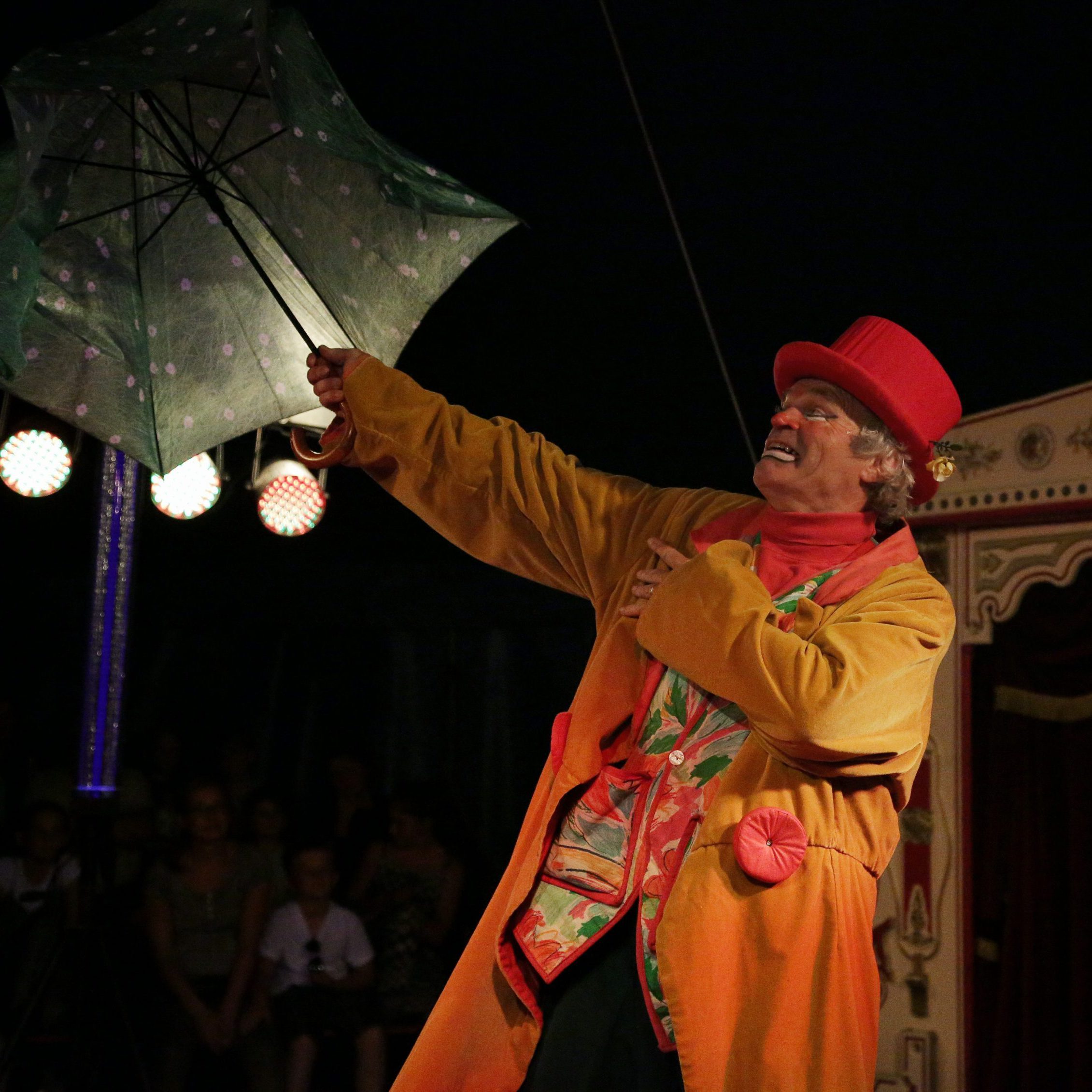 Circus Fantâsia on tour