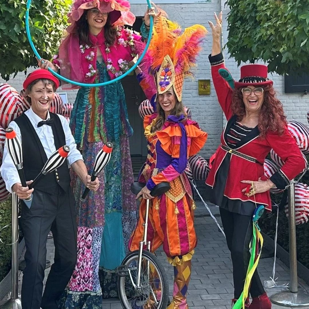 Troupe Fantastique rondlopend entertainment